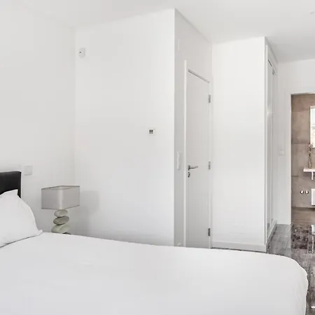 Altido Luxury 3-bed House With Pool Σπίτι διακοπών *
